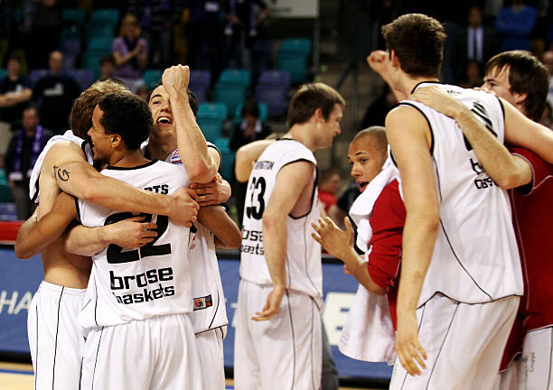 巨大考验 巨大考验