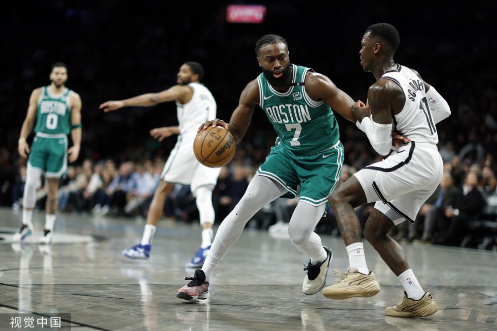 坚持认为 坚持认为