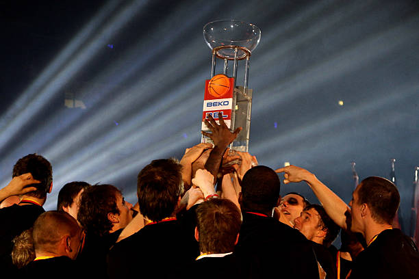 将是所有人 将是所有人